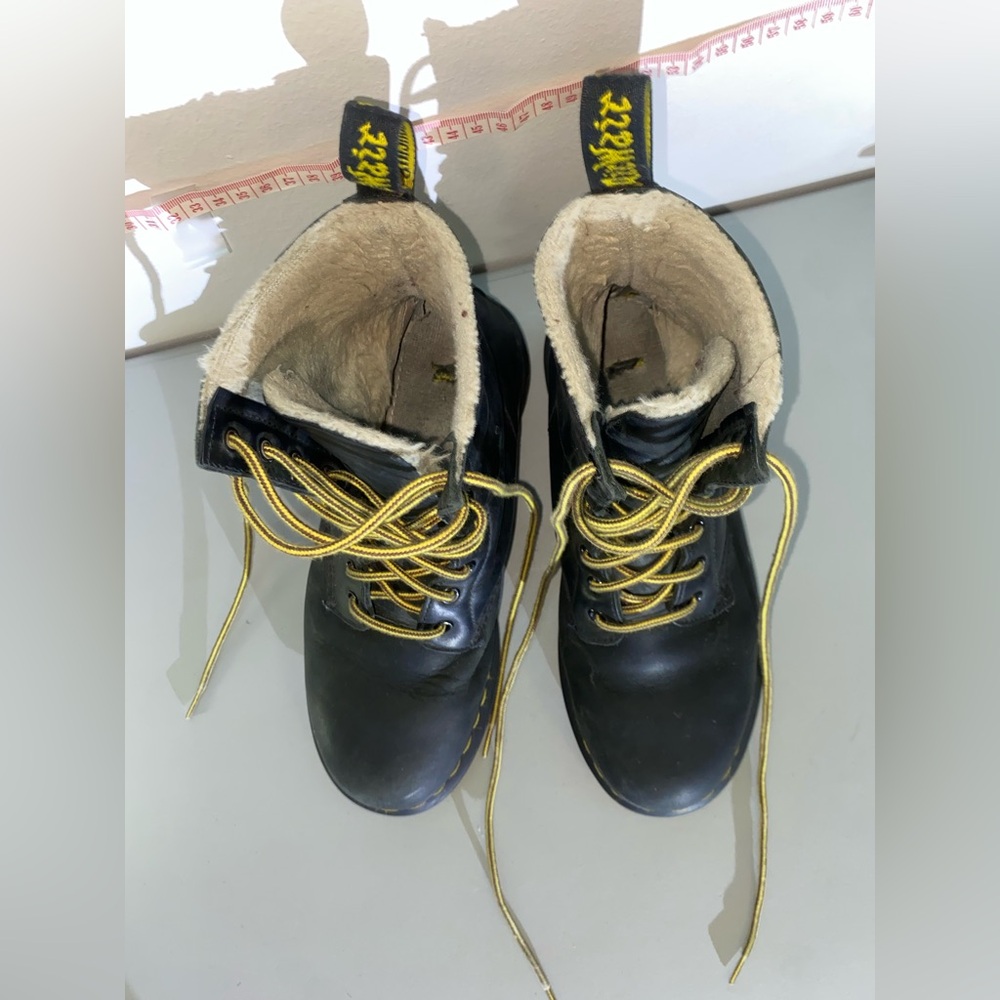 Dr. Martens Women's 1460 Serena Combat Leather Boot 8us - Picture 3 of 12